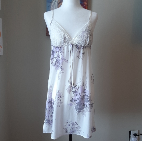 2 sets La Vie En Rose Intimates & Sleepwear - Picture 2 of 6